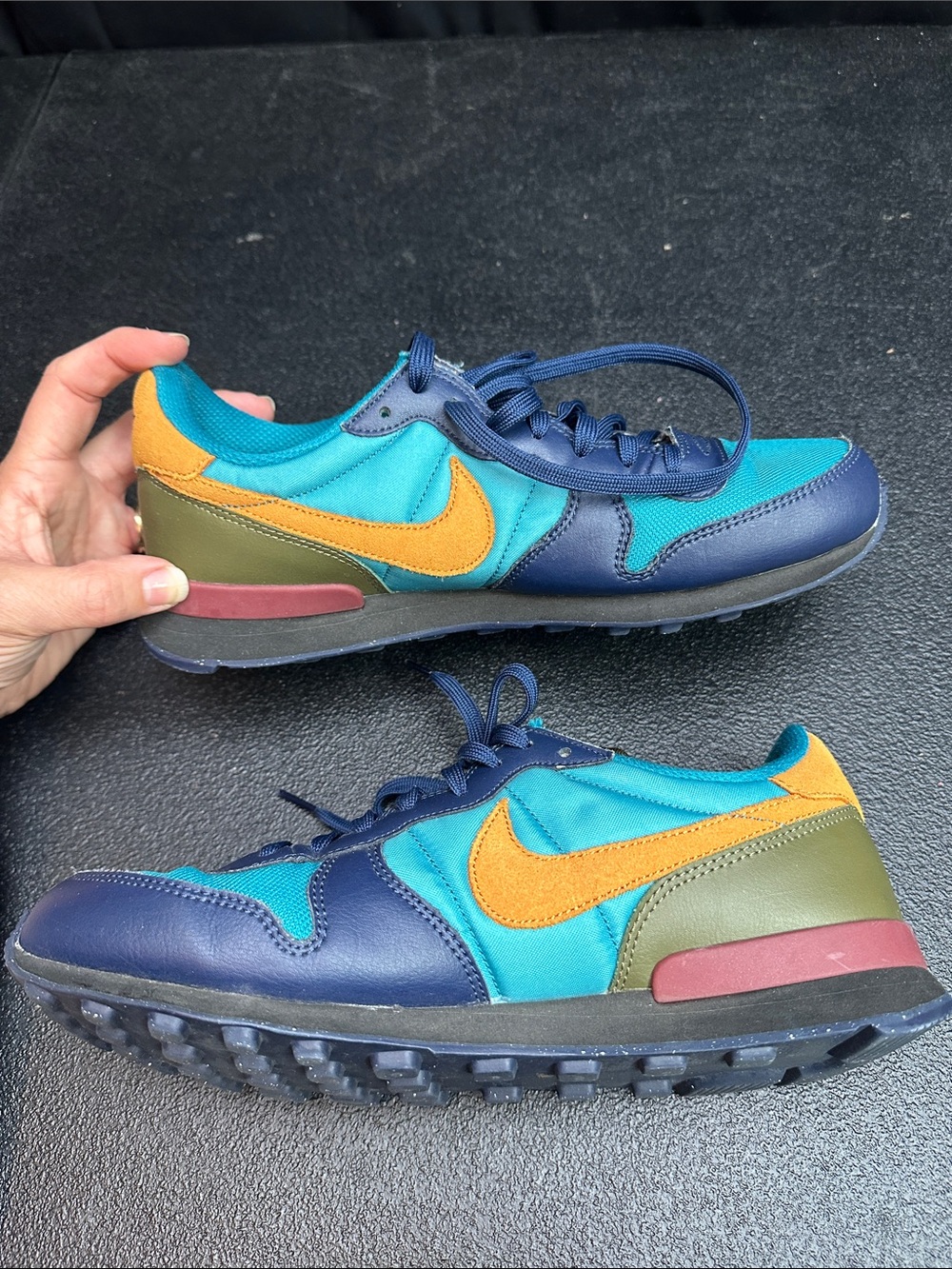 Nike Teal, Navy & Orange Casual Running Sneakers 9.5 Woman’s